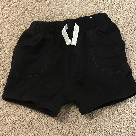 Garanimals Bottoms Garanimals Size 8m Shorts Poshmark